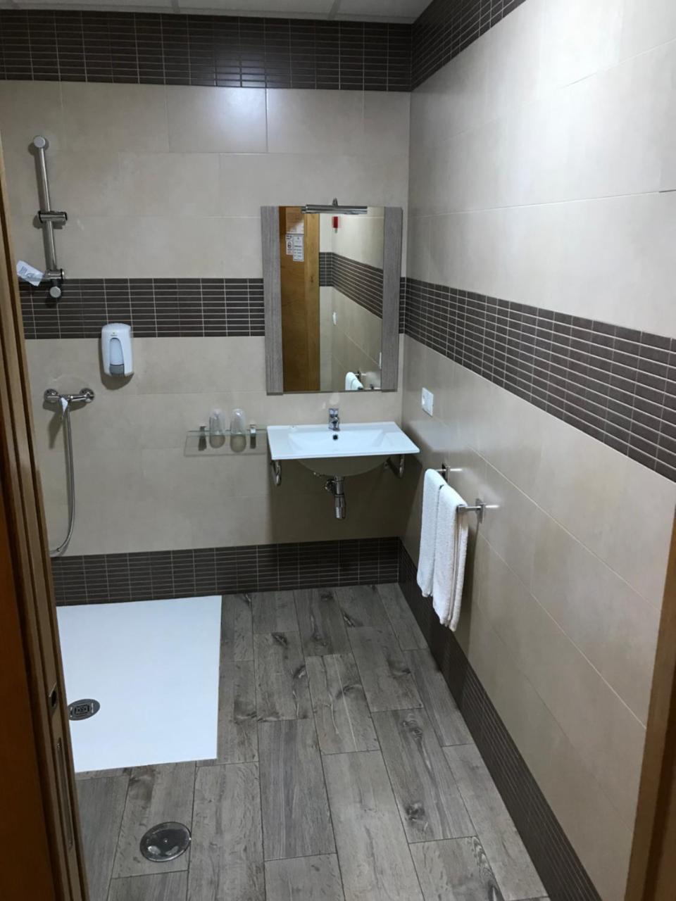 Hostal Los Encinares Вильянуэва-де-Кордова Экстерьер фото